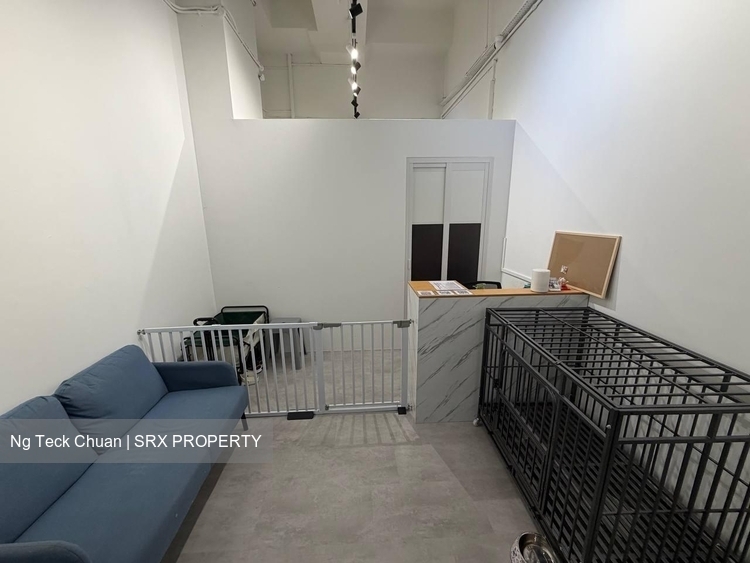 East Village (D16), Retail #545154311